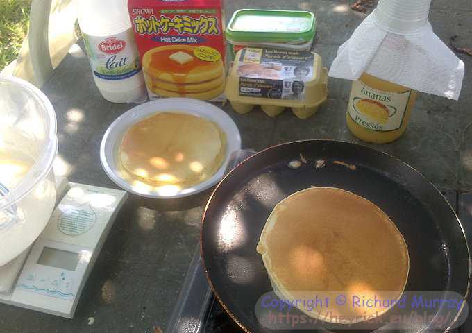 Okugai no pankki (outdoor pancakes)