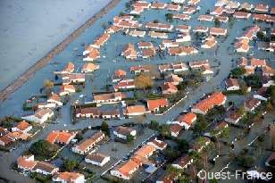 Aiguillon-sur-Mer, epic flooding, some 29 people drowned in their sleep. [Hurricane Xynthia]